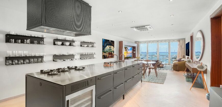 Luxury Simpson Bay Beachfront Condo